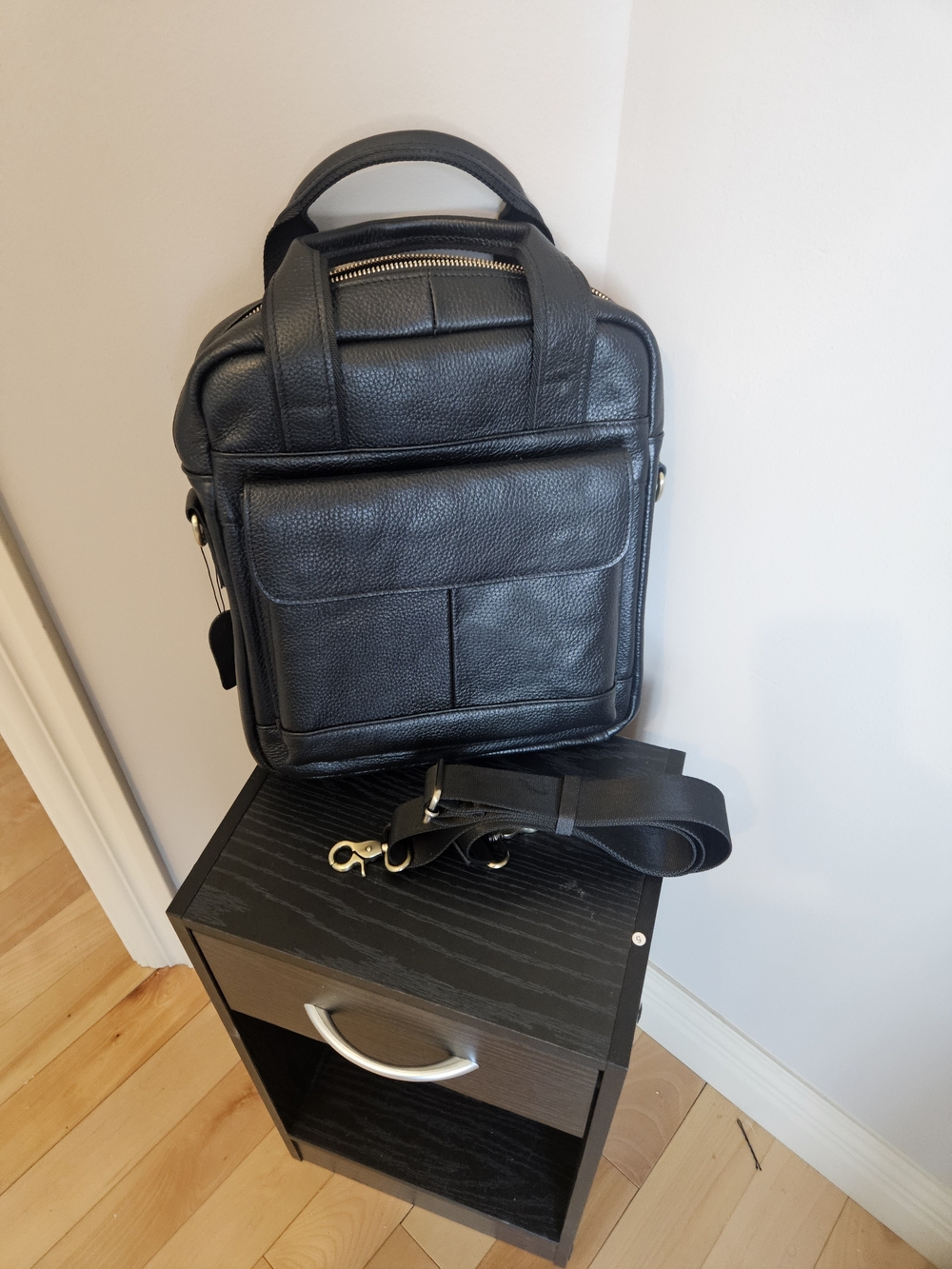 Black Leather Men’s Crossbody Bag - Classic Carry